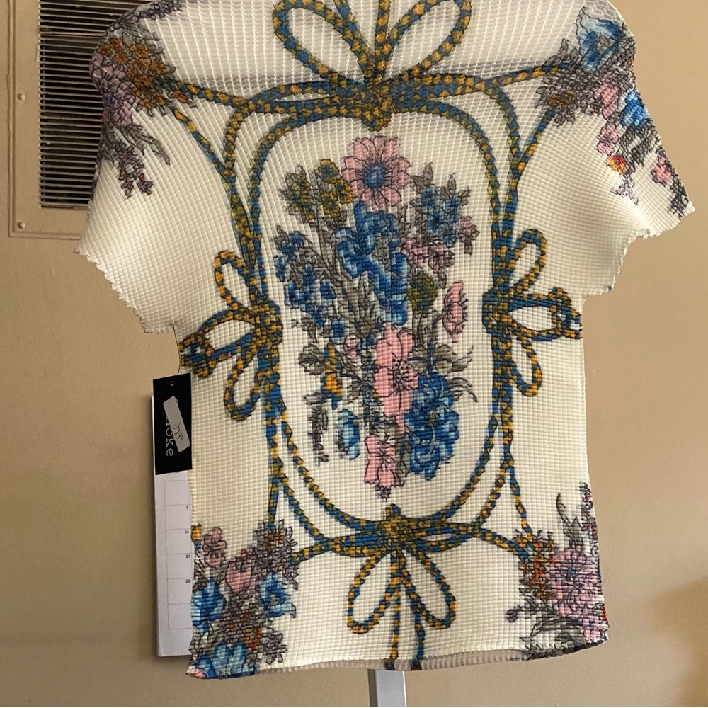 VINTAGE TOP - Picture 2 of 12